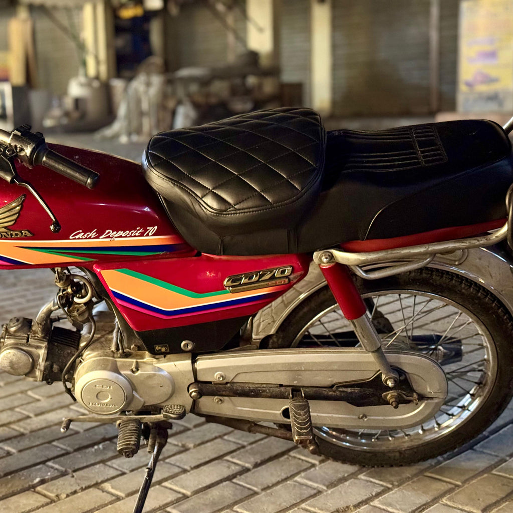 Bike Seat Cushion - Universal Size (CD 70/ CG 125/150 CHINA 70/ Suzuki/ Yamaha EVEs & Others)